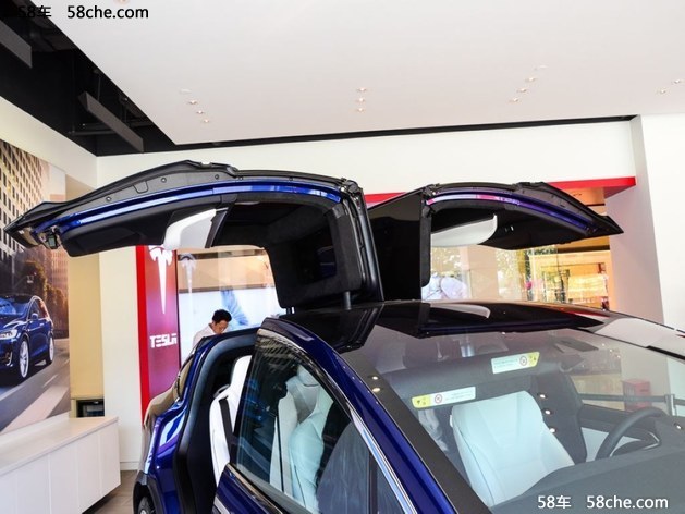 特斯拉Model X在华交付 首批X辆新车