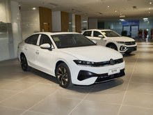 2026 v L 300TSI DSG Ӣ