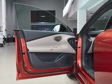 2025 IZ10  95kWh 702km{Ultra