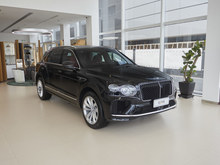 2024 Խ 4.0T V8 LS