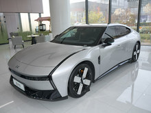 2025�� С��P7 702 Max