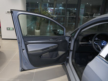 2026�� �߶��� 300TSI R-Line
